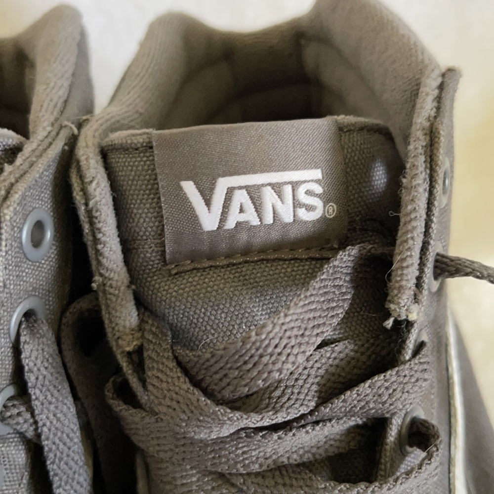 Vans - Picture 3 of 3